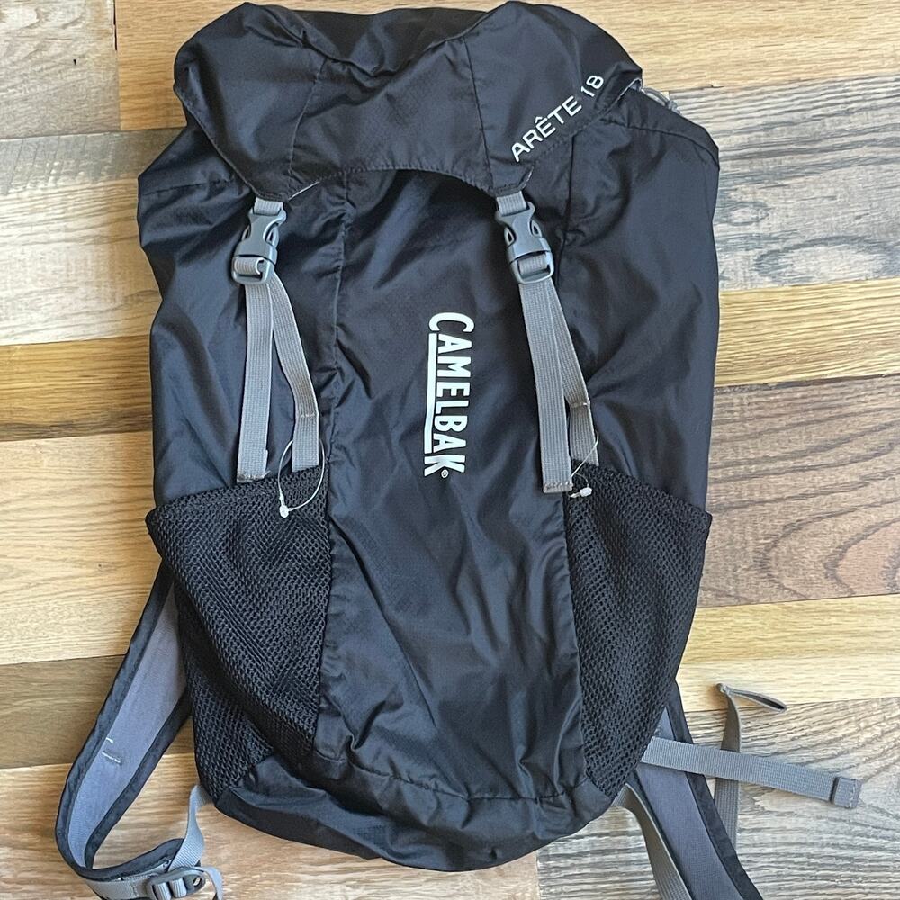 CamelBak Arete 18 Black Hydration Hiking Backpack Daypack No Reservoir